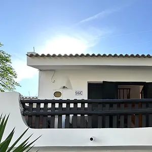https://the-tree-house-96c-lagos.hotelaalgarve.com